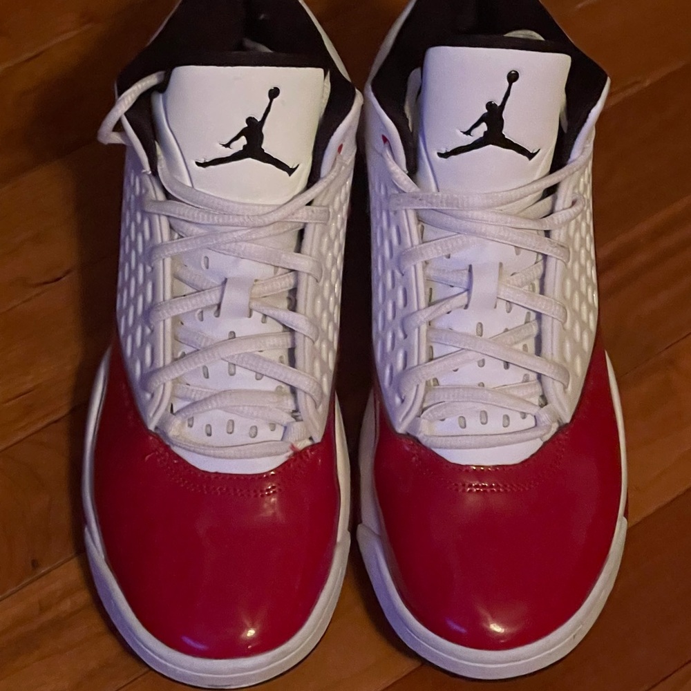 Mens size 8 Jordan’s